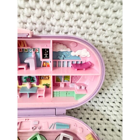 Polly Pocket Bluebird 1992 Stampin' School Play Set 4 Stamps Missing Desk Figure - Picture 3 of 9
